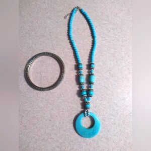 Beaded turquoise &silver necklace with bracelet